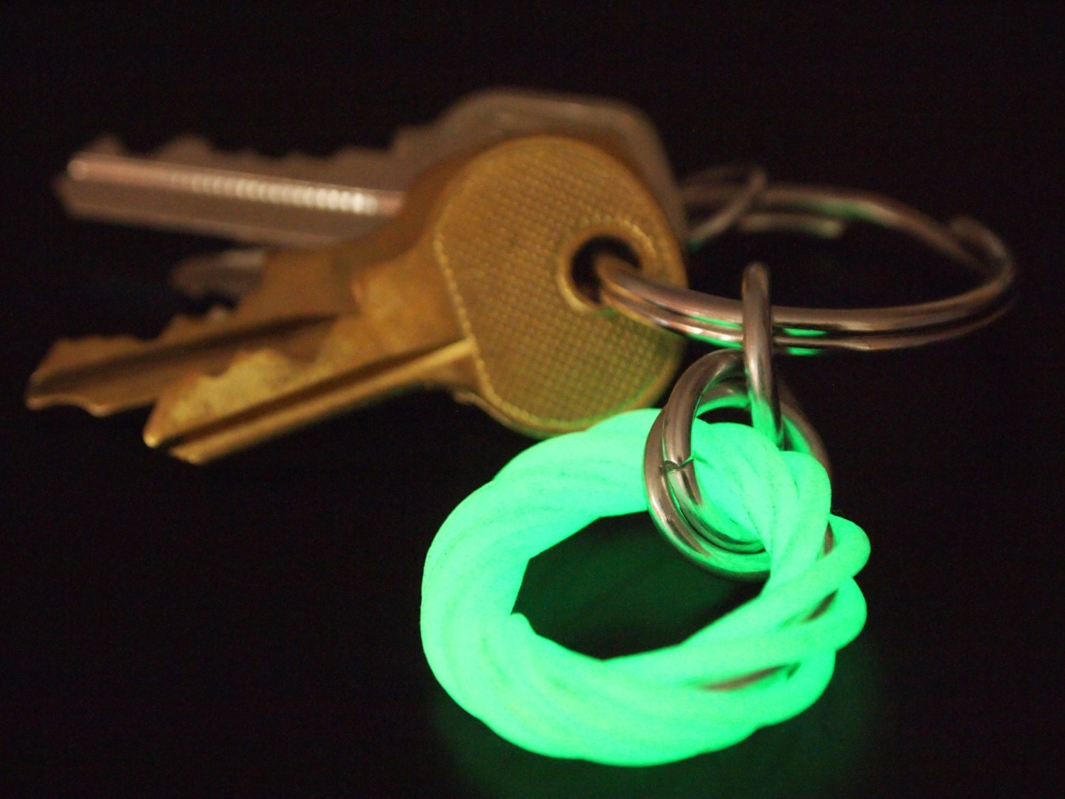 Glow in the Dark Twisted Ring Keychain Free by StreetMaille