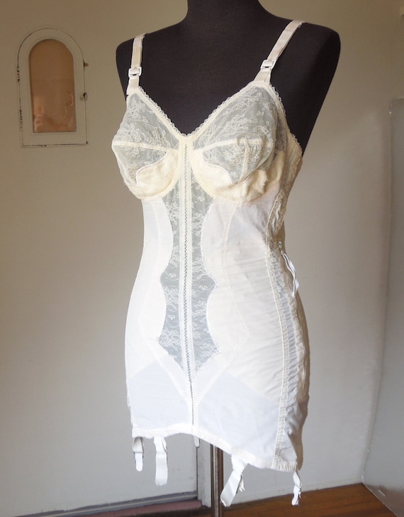 Vintage Girdle With Garter Clips White Open by momodeluxevintage
