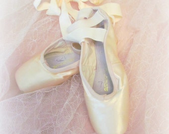 Vintage Bloch Pink Princess Ballet Pointe Shoes
