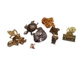 Vintage Pin & Button Collection , Pinback button , Souvenir pins button Lot