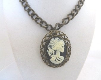 Steampunk Necklace Jewelry Antique Gold Brass Bronze Skull Cameo Black White Pendant Punk Goth Halloween Jewelry Witch