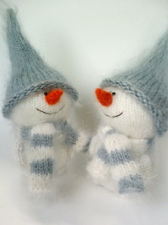 Cute Snowman hand-knitted toy Amigurumi Miniature Little