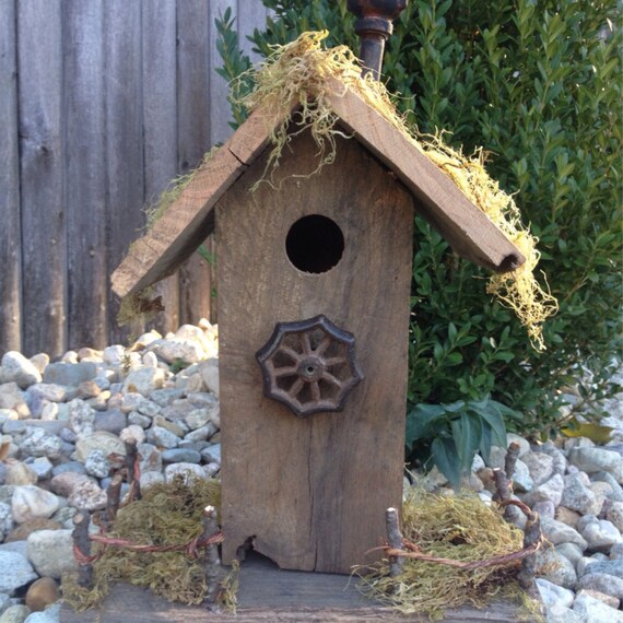 Items similar to Rustic birdhouse. on Etsy