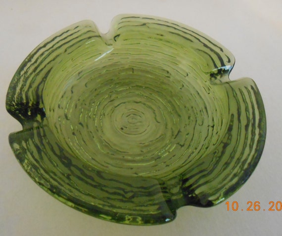 VINTAGE Ashtray / Coin Dish Green Anchor Hocking Soreno  Dark Green Round With Spiral Lines Throughout. Retro Look