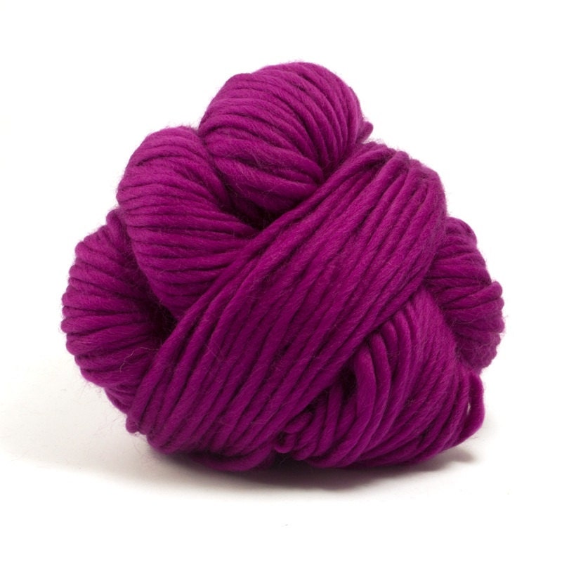 Bulky chunky yarn. Purple Super bulky merino by