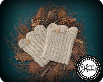 Scalloped Button Boot Cuff - Fall/Winter Accessory - Women Boot Cuff With Button Accent  - Gift Idea For Her - Crochet Boot Cuff With Button