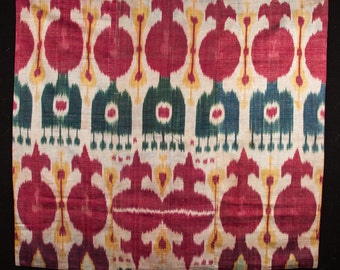 ANTIQUE silk and cotton UZBEK IKAT Hanging 3'9'' x 3'3'' _ 116 x 101 cm id: 066