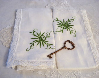 Vintage Napkins: White Lace Trimmed, Set of 4