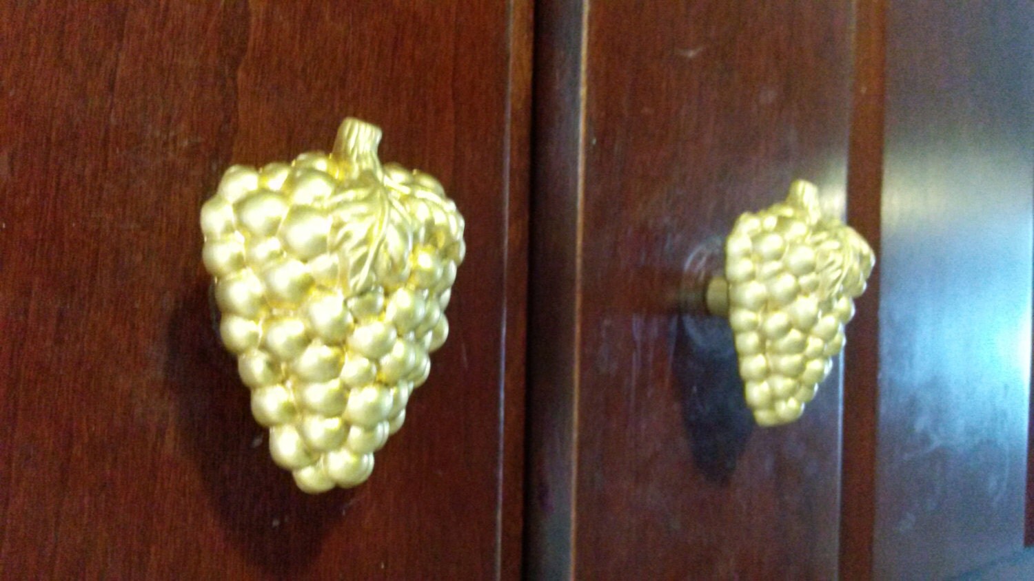 Sale* NOVELTY GRAPES, Brass Grape Knobs,Grape Cluster Drawer