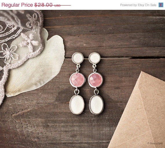 White tulip and pink earrings - Flower jewelry  - Bloom Collection by BeautySpot (E138)