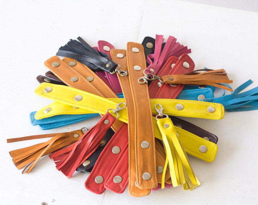 Leather handles and zipper pulls for Kallia bags