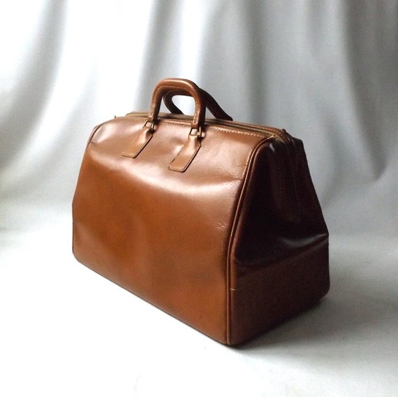 vintage 1940's large brown leather doctor bag by RecycleBuyVintage