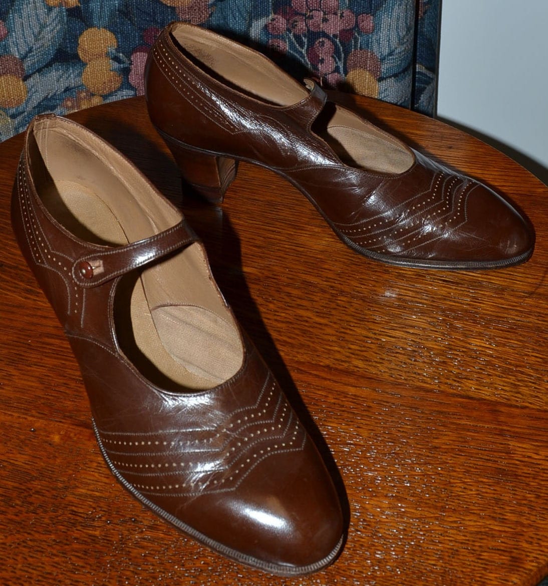 Vintage 1920s 20's brown leather shoes brogues mary janes stacked heel