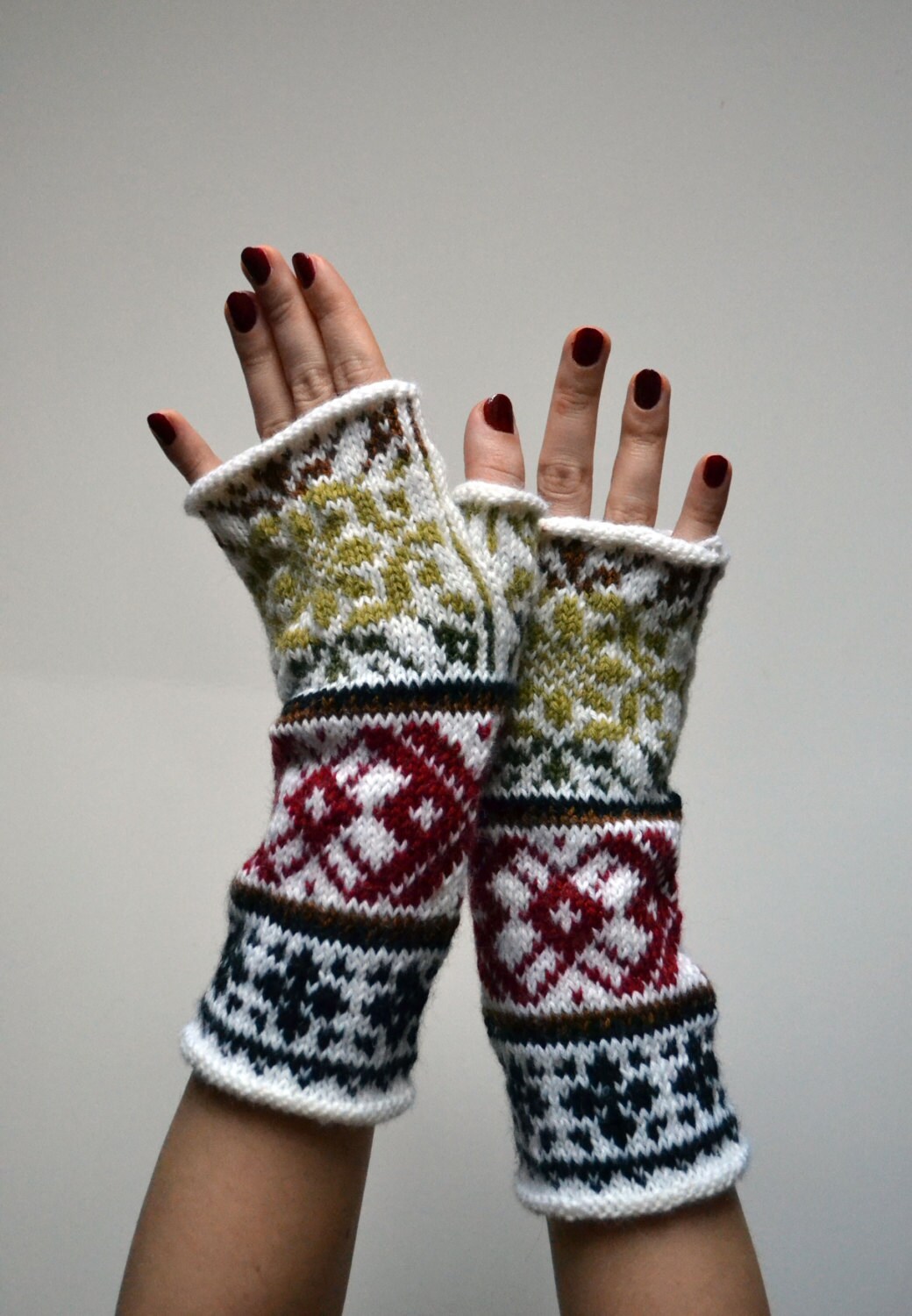 Wool Fingerless Gloves White Knit Fingerless gloves by lyralyra