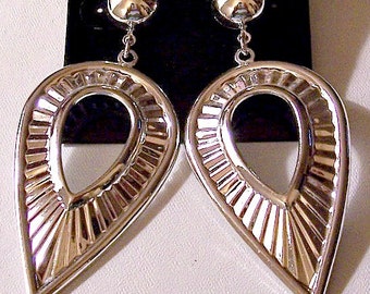 Lined Open Leaf Hoop Pierced Earrings Silver Tone Vintage Big Long Wide Pear Shape Discs Round Top Button
