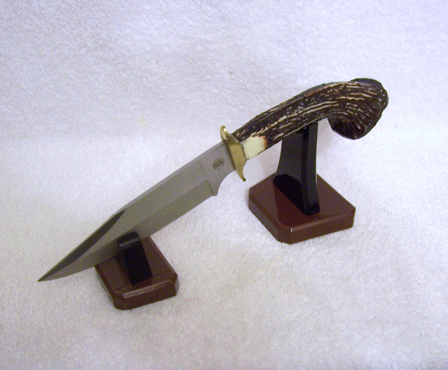 MultiFit Fixed Blade Display Stand.