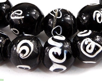 Zen Venetian Trade Beads Black and White African Mint 84401