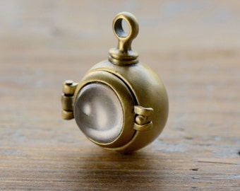 1 - Magnifying Capsule Locket Pendant Glass Bubble Antique Bronze Hinged Locket Keepsake Locket Shadow Box Vintage Jewelry Supplies (BC083)