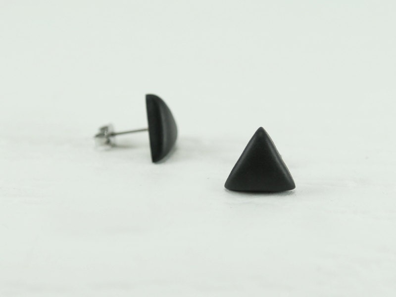Black Triangle Stud Earrings Triangle Earrings Matte by biesge