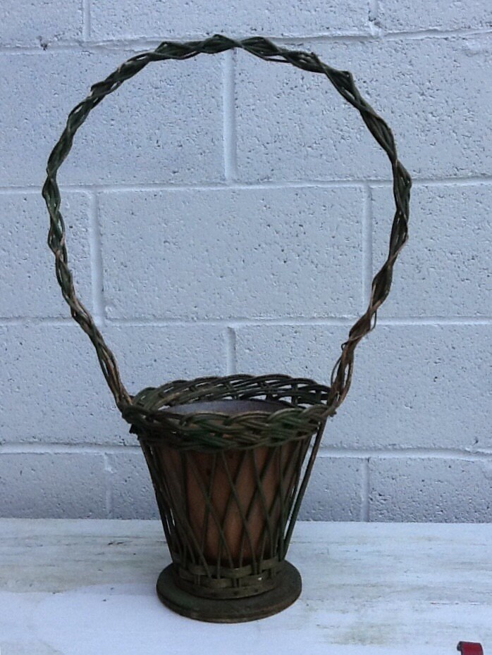 Large Wicker Vintage Funeral Basket Flower by bestfavoritethings