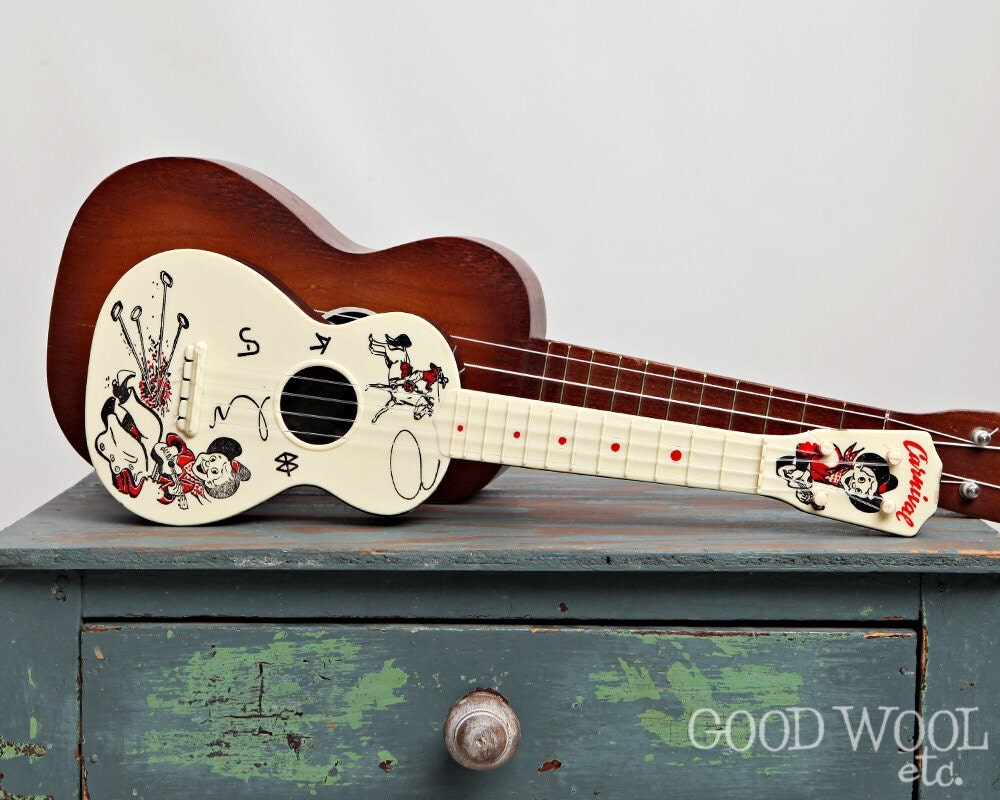 vintage ukulele maccaferri islander ukette plastic uke