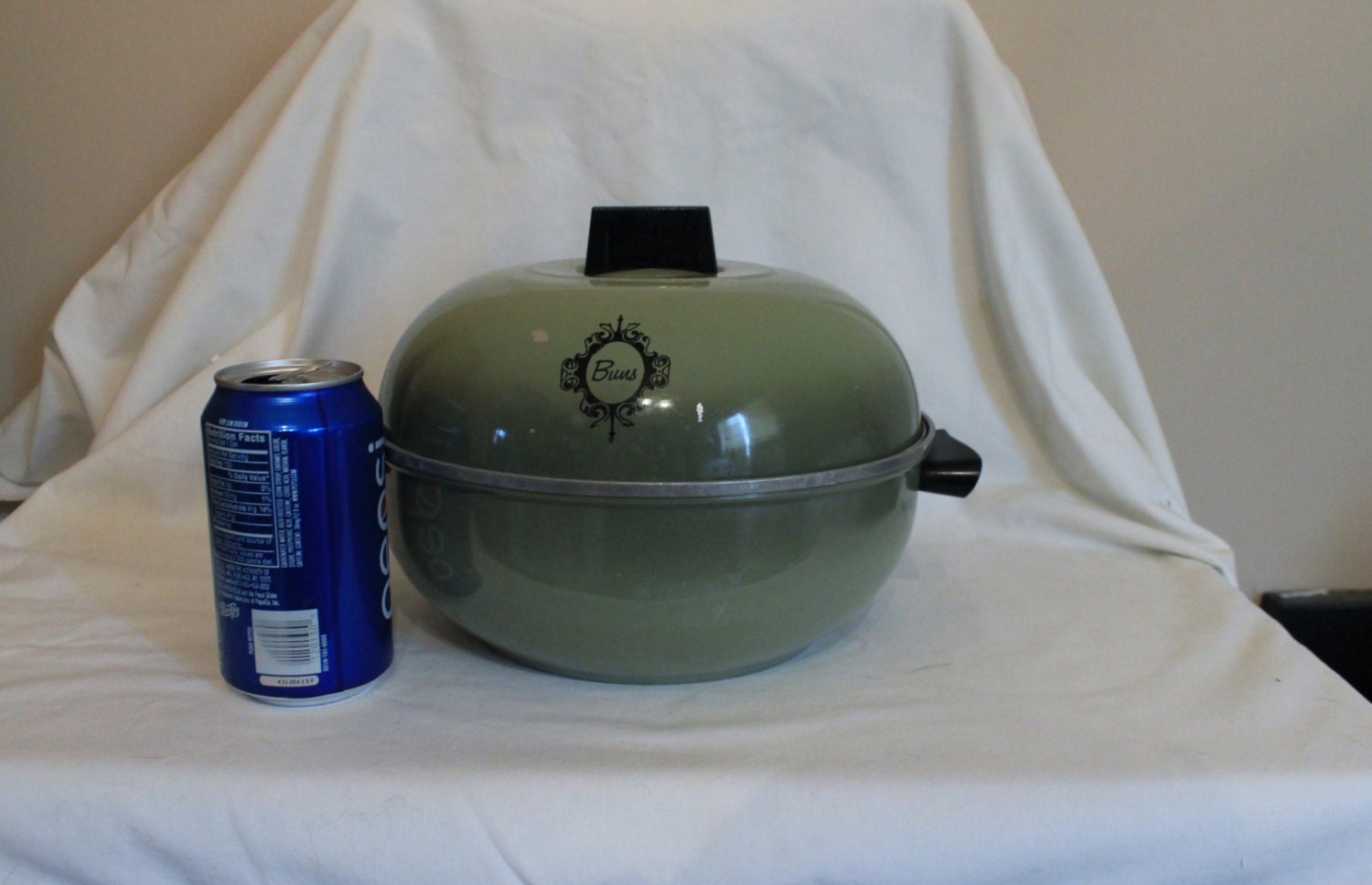 Vintage West Bend Serving Oven Bun Roll Bread warmer Steamer Avocado Green Haute Juice