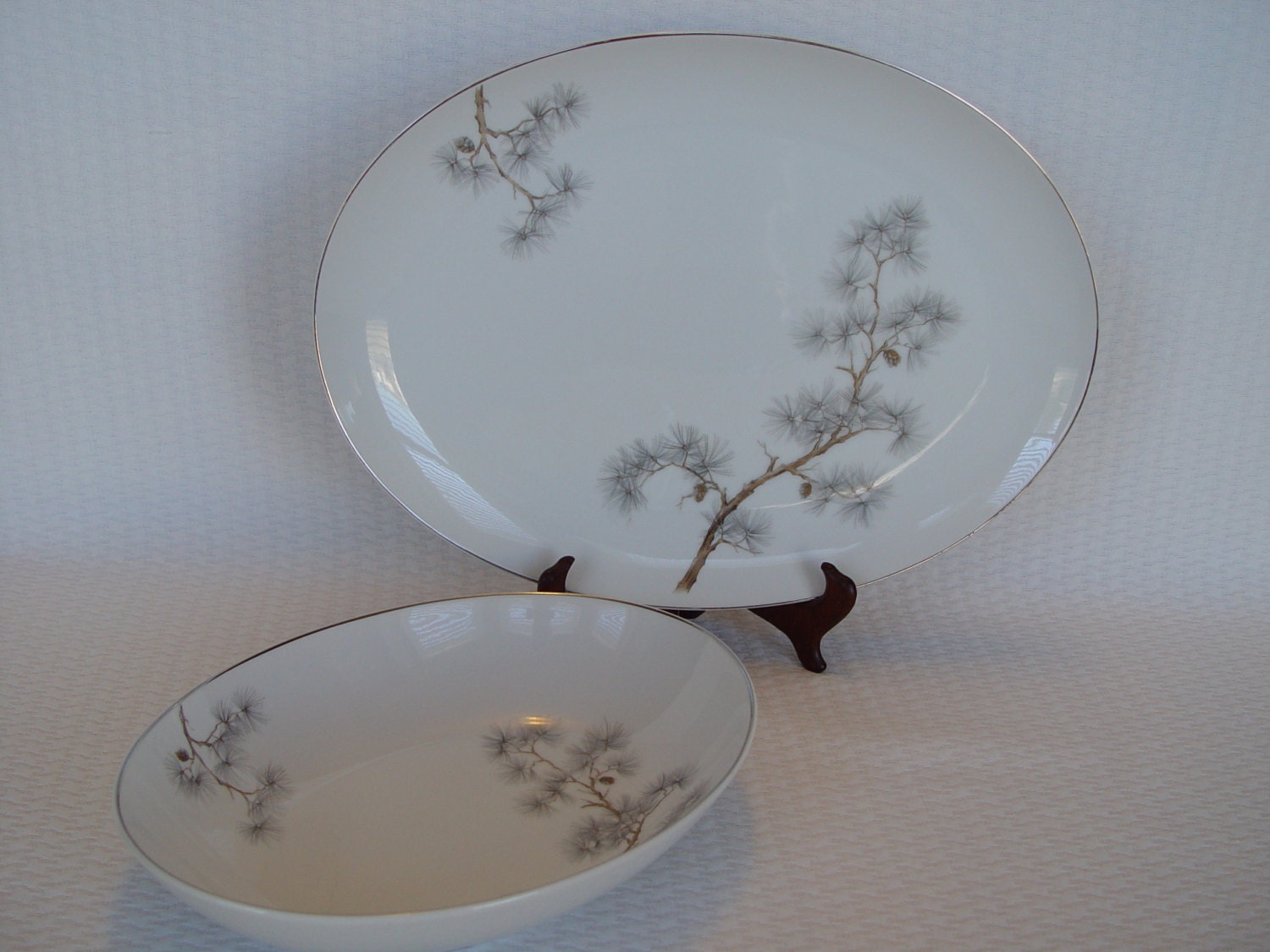 Fashion Manor Pinedale, Fine China, Pinecones Haute Juice