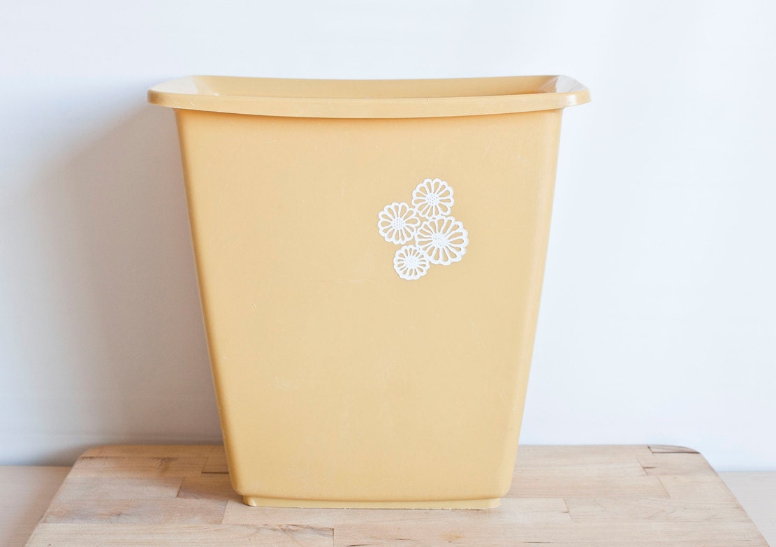 CLEARANCE 1970s Rubbermaid Harvest Gold Trash Can Retro