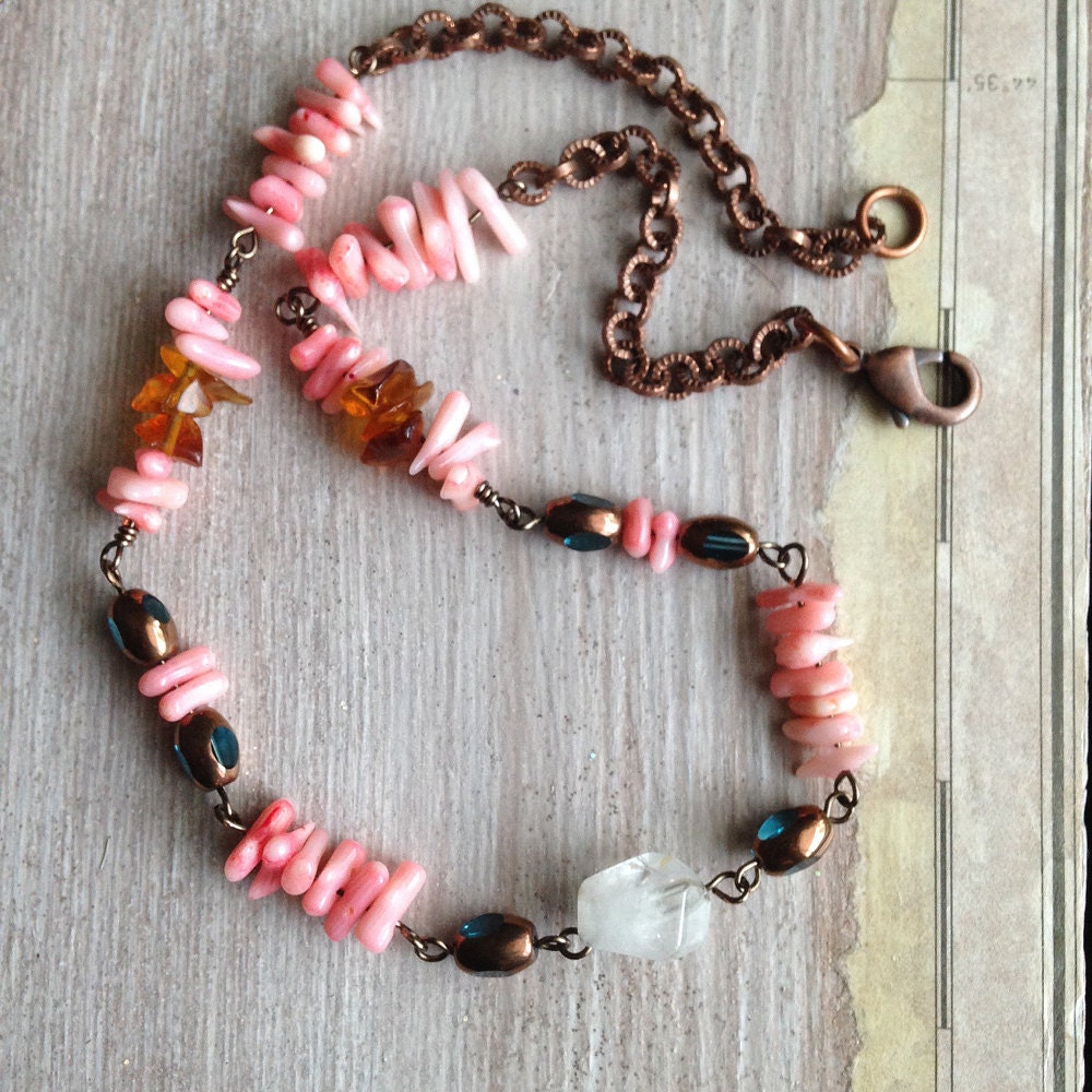 Pink Coral Necklace with a Hawaiian Style. Natural Quartz