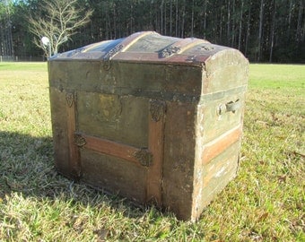Antique Steamer Trunk,Round Top Trunk,chest,storage box,wood trunk, pirate trunk,treasure chest,camel back trunk,trunk