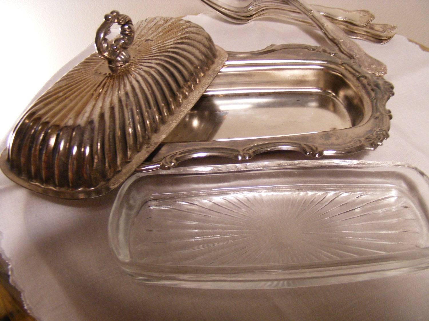 Antique Silver plated Butter dish EP on steel by DansLeBasDuFleuve
