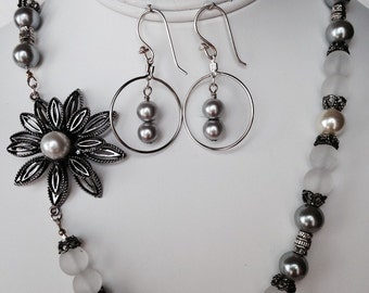 Items similar to Romance Necklace & Earrings Set on Etsy