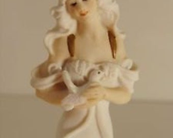 Vintage Highly Collectible Authentic GIUSEPPE ARMANI FIGURINE Lady With Doves
