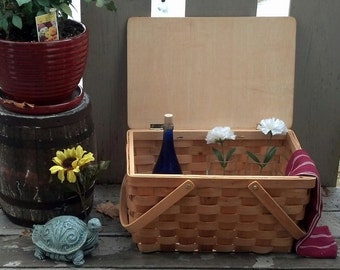 Vintage Warren Kimble Designed Basket with Watermelon and Fly Art / Le pique-nique / Dining Al Fresco / Wedding Gift /Storage Basket/ F608