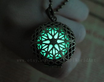 Glow in the dark Green necklace,Glow Pendant Necklace,Party necklace,wedding necklace