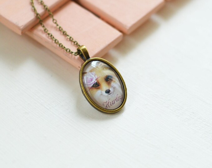 GLAMOUR // Oval pendant metal brass with the image of fox under glass // Retro, Vintage // Fashion, Style, Beauty // Soft, Pink // Hurley