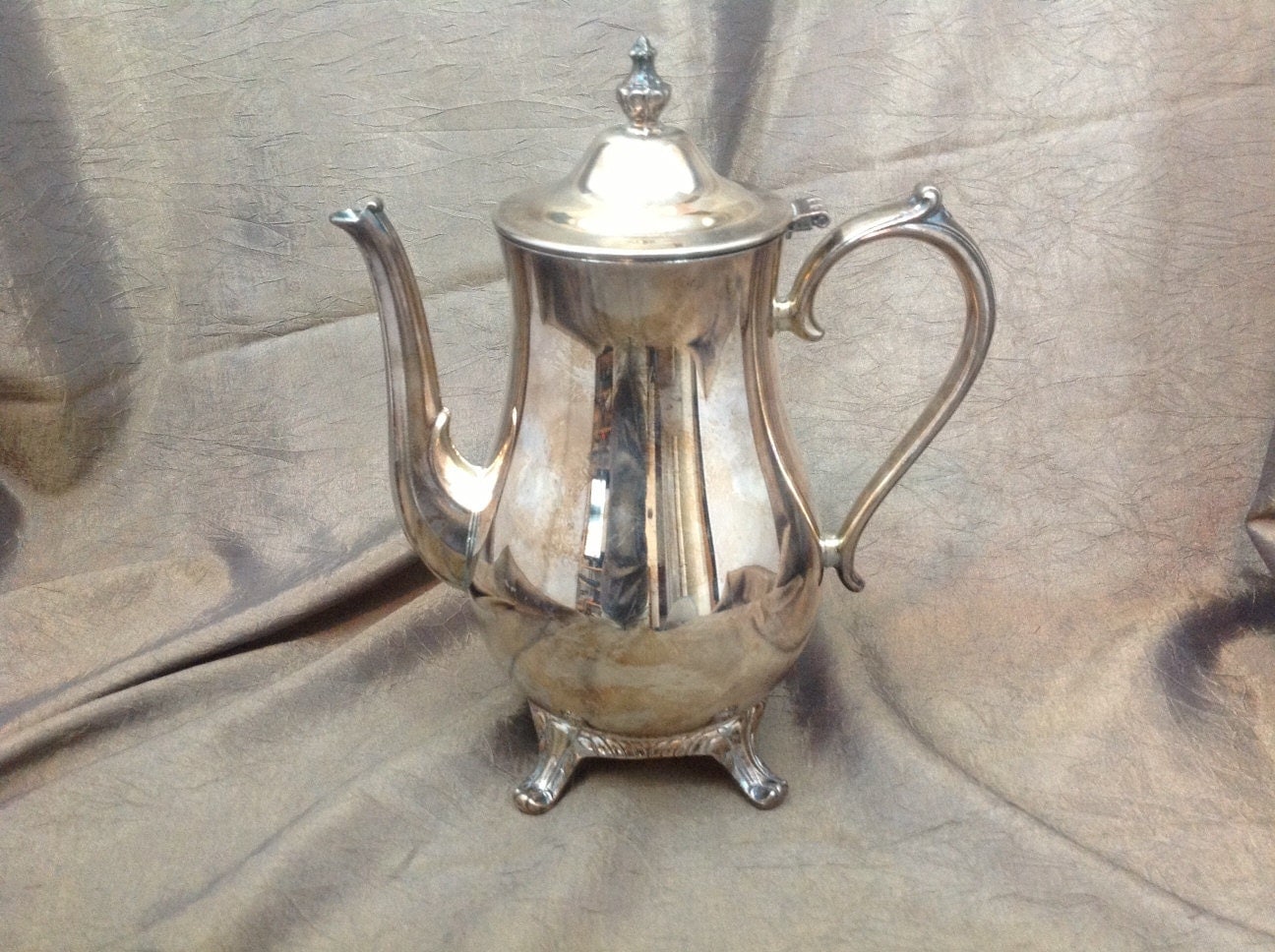International Silver silver plated hinged teapot, long spout teapot, tea time, silver service