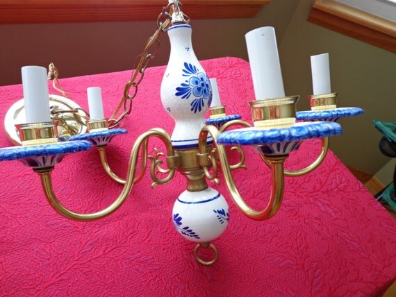 Lustre suspendu de delft crackle look bleu blanc par thepearlswan Lustre bleu oriental