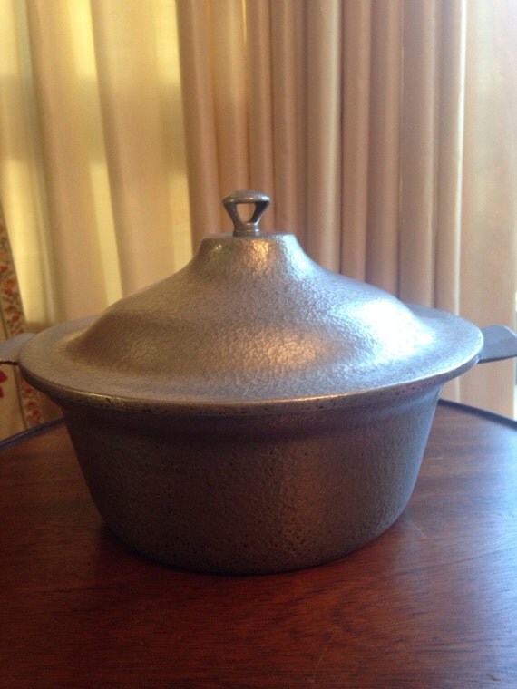 Club Aluminum Dutch Oven with Lid by RecollectionsofTimes on Etsy
