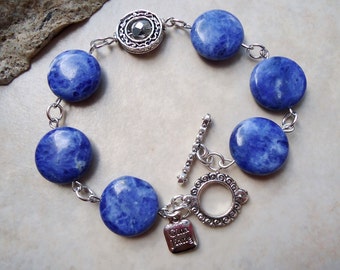 Items similar to Beautiful blue and silver bead bracelet on Etsy