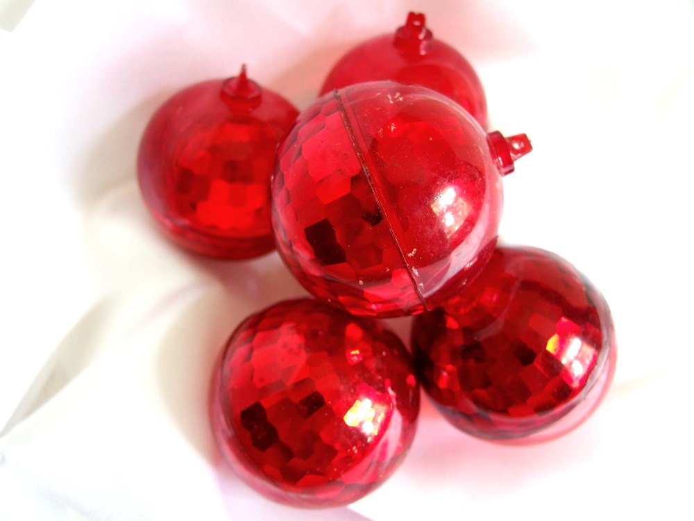 5 vintage plastic christmas ornaments red faceted plastic 5 vintage plastic christmas ornaments red faceted plastic