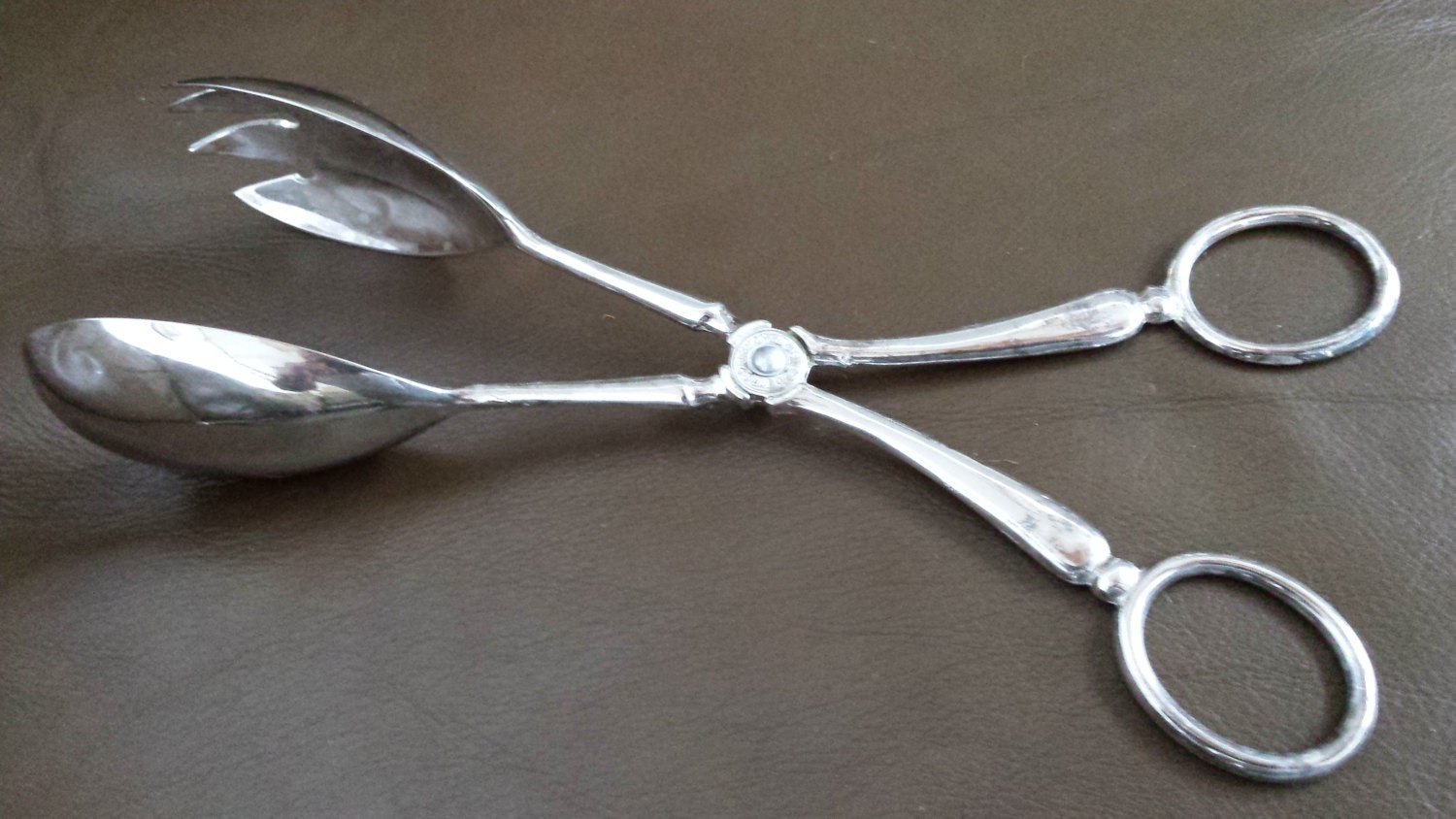 Vintage LEONARD Silver Plated Buffet/Salad Serving Tongs 10 3/4″, ITALY Haute Juice