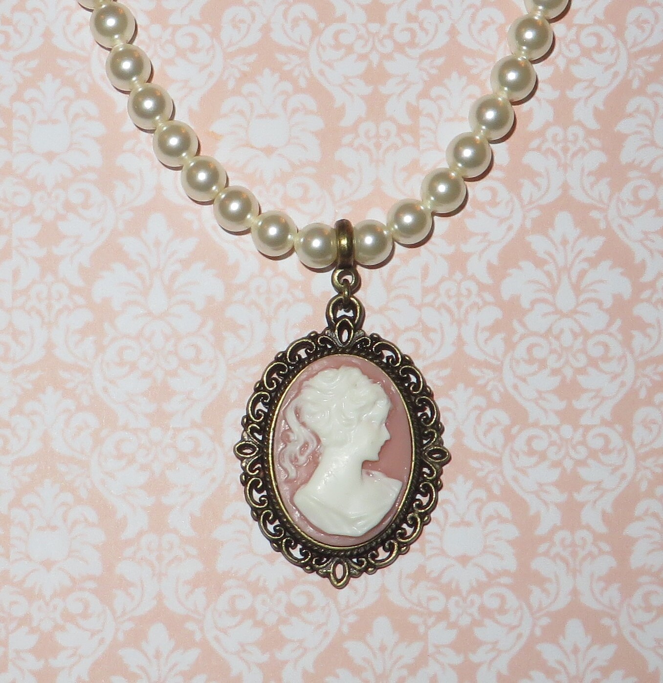 Pearl Cameo Necklace 'ADELE' Made with Cream Swarovski
