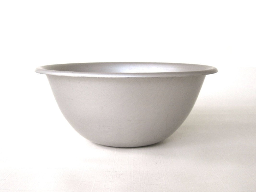 Metal Mixing Bowl Wearever Aluminum Snack Bowl by LaurasLastDitch