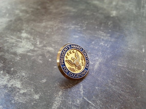 vintage-president-s-award-for-educational-excellence-pin