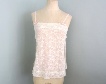 Items similar to Pink lace panties with white satin bows and tutu ...