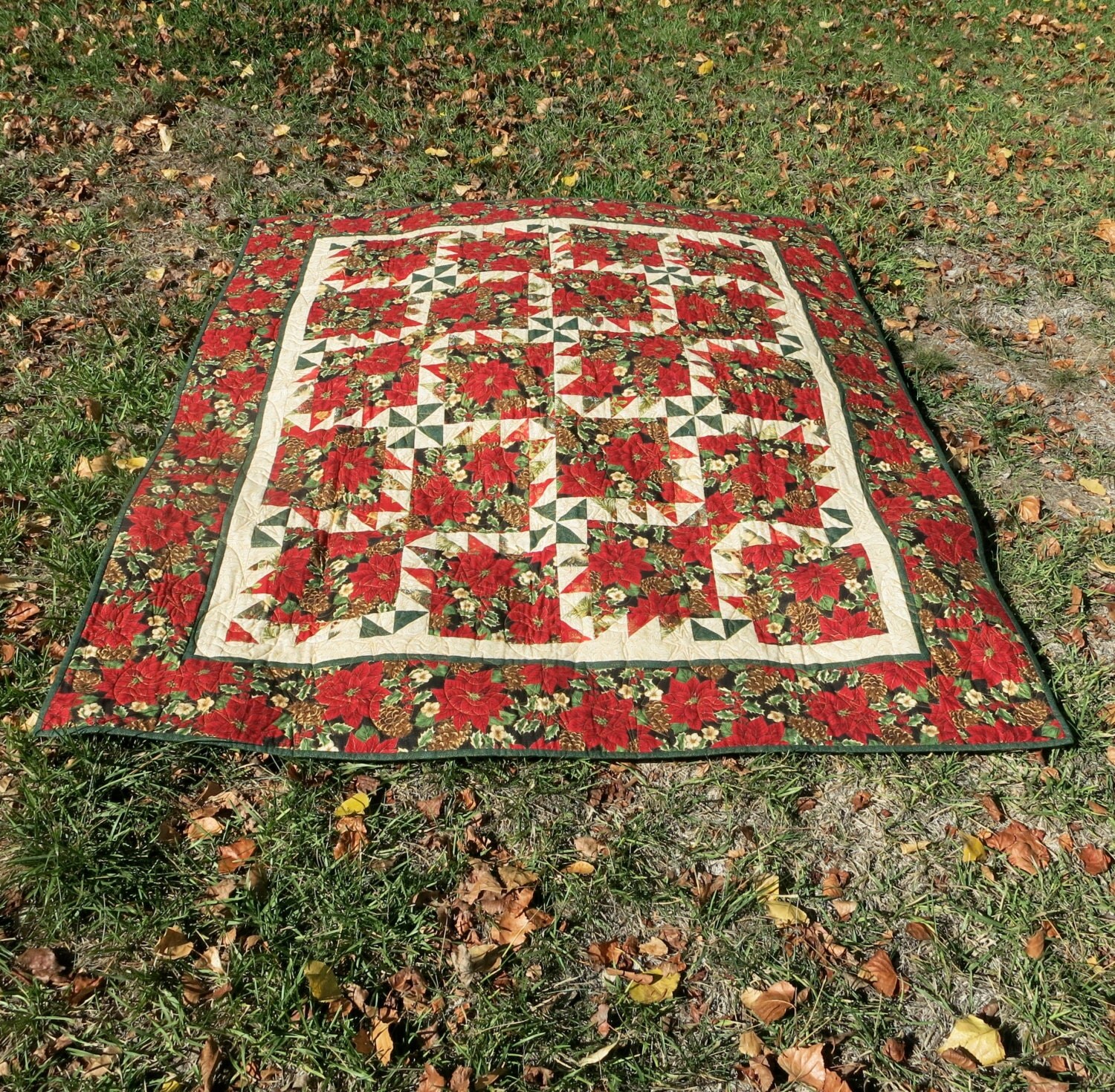 Handmade Christmas Lap Quilt Poinsettia by QuiltsClothsCovers