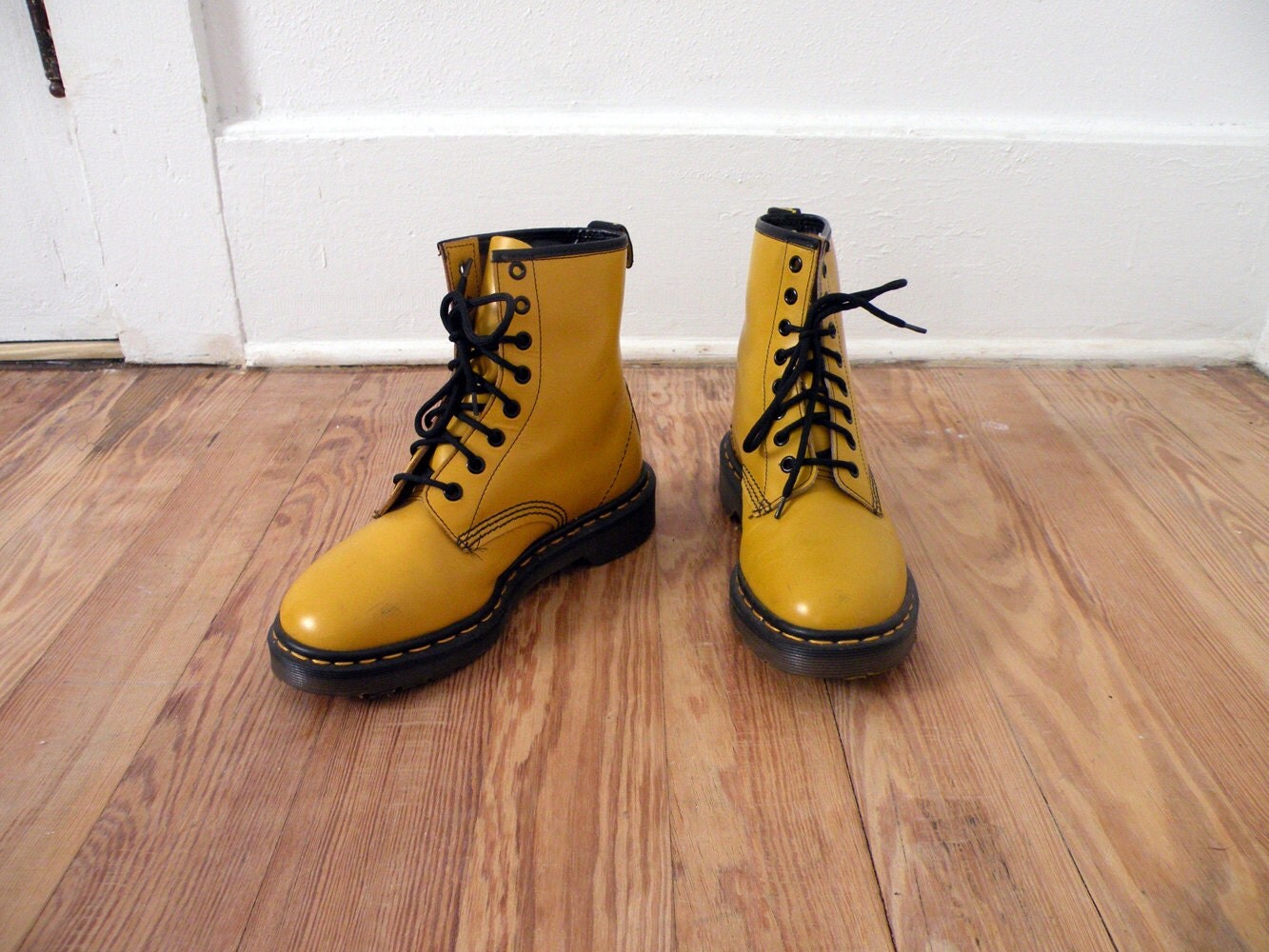 black and yellow dr marten laces