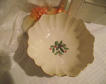 Lenox China Holly Bowl,Gold Edge Bowl,Holly Decor,Lenox Holiday Candy Nut Dish,Lenox Candy Dish,Lenox Nut Dish,Holiday