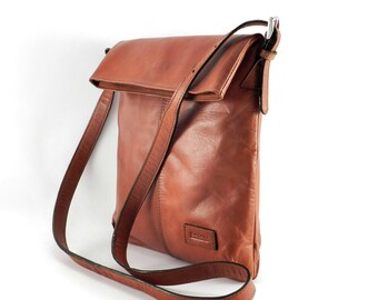 Leather Crossbody Bag - Messenger Bag Handmade in Bolivia - Full-Grain Leather Travel Bag